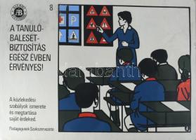 cca 1980 A tanulóbalesetbiztosítás egész évben érvényes! Oktatási plakát, szitanyomat, karton, Iparművészeti Válalalt logójával, kissé sérült, ázásnyomokkal, 50x70 cm