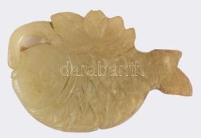 Antik kínai jáde amulett. Faragott hal alakú jáde, kis hibával, 5,5x4 cm