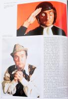 Sinyard, Neil: The films of Mel Brooks. London, 1987, Hamlyn. Kiadói kartonált kötés, papír védőborí...