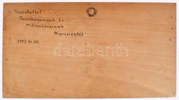 Táncoló nők. Rézlemez plakett, fa lapon, 12x26 cm, 17x30 cm