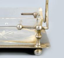 Jugendstil kínáló, üveg betéttel, lepattanással, gömb elem hiánnyal, m: 15,5 cm