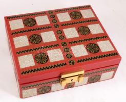 Vegyes bolha tétel, közte töltényből készült öngyújtó, szájharmonika, filmnegatív, borotvaélező, stb...