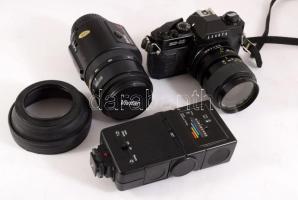 Exakta HS-10 fényképezőgép, Exakta 35-70mm objektívvel, hozzá Vivtar 75-200mm objektív, vaku, színszűrők, táska.