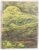 Kubinyi Anna: Üzenő textilek. Messages in textile. A szerző, Kubinyi Anna (1949-2015) Kossuth-díjas gobelintervező, textilművész által DEDIKÁLT példány. [Bp.,2014], Szerzői, [112] p. Gazdag képanyaggal illusztrált. Kiadói kartonált papírkötés, kiadói papír védőborítóban.