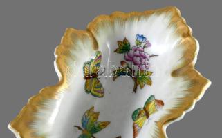 Herendi Viktória mintás levél alakú tálka. Jelzett, hibátlan, h: 15 cm