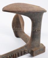 Achilles cipész kaptafa. Öntöttvas. 18x20 cm