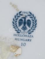 Herendi, Meisseni, Hollóházi porcelán kis tárgyak 3 db, a Meisseni bombonnieren, kis lepattanás