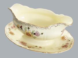 Zsolnay pillangó mintás hat személyes étkészlet plusz sótartó, (két lapos tányér hiánnyal) kézzel fe...