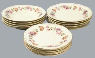 Zsolnay pillangó mintás hat személyes étkészlet plusz sótartó, (két lapos tányér hiánnyal) kézzel fe...