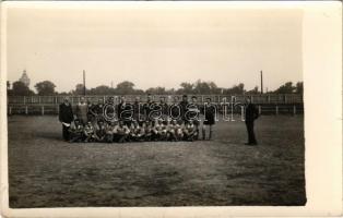 Budapest (?), labdarúgó csapat csoportképe, focisták / Hungarian football team, players. photo