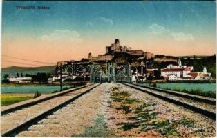 Trencsén, Trencín; látkép, vár, híd. Vasúti levelezőlapárusítás 28. sz. - 1917. / general view, castle, bridge (gyűrődés / crease)