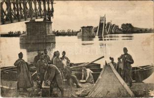 Beograd, Belgrade, Belgrád; Serbischer Kriegsschauplatz. Gesprengte Brücke über die Save, die von Semlin nach Belgrad führte / WWI Austro-Hungarian K.u.K. military, destroyed Sava bridge. Phot. J. Perscheid (EB)