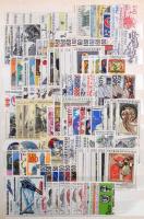 Csehszlovákia gyűjtemény A4-es berakóban, benne kb 2.400 db bélyeg