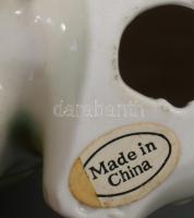 Porcelán fo kutya szobor, m: 8 cm