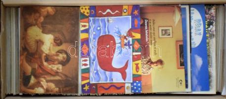 3000 db MODERN külföldi város képeslap dobozban / 3000 modern foreign town postcards in a box