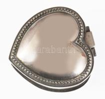 Szívalakú fém dobozban 3 darab designer gyűrű