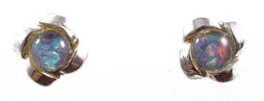 Ezüst (Ag) fülbevaló pár, kővel, bruttó 1,3g