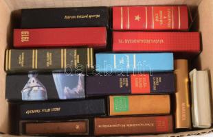 Kis doboznyi minikönyv, klf témákban, sport, kommunizmus, könyvnyomtatás, stb