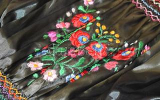 Kalocsai mintás női ruha, 48-as méret, hímzett. színváltós anyag