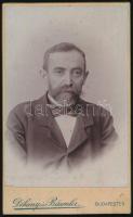 cca 1900 Férfiportré, vizitkártya Dékány és Bäumler budapesti műterméből, 10,5x6,5 cm
