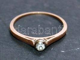 Brill berakásos női 14K arany (Au) gyűrű, bruttó 1,7g / Golden (14K) ring with brill inlay