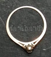 Brill berakásos női 14K arany (Au) gyűrű, bruttó 1,7g / Golden (14K) ring with brill inlay