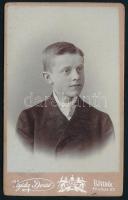 cca 1900 Fiatal fiú portréja, vizitkártya Vajda Dezső újvidéki (Neusatz, Novi Sad) műterméből, 10,5x6,5 cm