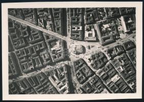 cca 1930-1940 Budapest, Blaha Lujza tér, Nemzeti Színház, légi felvétel, 11,5×16,5 cm