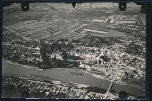 cca 1930-1940 Sárospatak, légi felvétel, 12×18 cm
