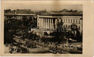 Budapest VIII. Nemzeti Múzeum, villamos. Képzőművészeti Alap (fl)