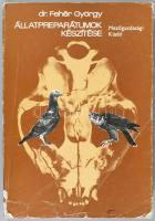 Dr. Fehér György: Állatpreparátumok készítése. Bp., 1975, Mezőgazdasági, 259 p. Negyedik kiadás. Fekete-fehér képekkel illusztrálva. Kiadói papírkötésben, kopott, kissé szakadt borítóval, gyűrődéssel, szamárfülekkel.
