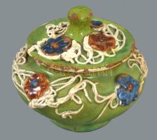 Fedeles edény. Dél-Alföld, cca 19. sz közepe, lepattanással, mázsérüléssel, 8x7 cm