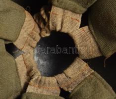 Magyar Néphadsereg, katonai rohamsisak, párnázattal, belső méret: kb. 21,5x19,5 cm