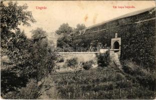 1913 Ungvár, Uzshorod, Uzhhorod, Uzhorod; Vár kapu bejárata. Völgyi József kiadása / castle entry gate (fl)