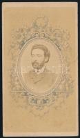 cca 1865 Férfiportré, keményhátú fotó, díszes karton, 10,5×6,5 cm