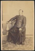 cca 1865 Pap portréja, keményhátú fotó Knebel Ferenc szombathelyi műterméből, 10,5×6,5 cm