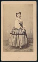 cca 1865 Désirée Artôt (1835-1907) belga opera-énekesnő, keményhátú fotó, 10,5×6,5 cm