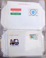 Olaszország díjjegyes gyűjtemény, benne FDC-k, kevés San Marino és Vatikán, kevés bélyeg 6 közepes b...