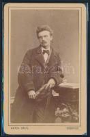 cca 1870 Férfiportré, keményhátú fotó Anton Gratl Innsburck-i műterméből, 10,5×6,5 cm