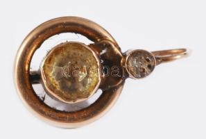 Arany (Au) fülbevaló pár, sérült, kővel, jelzett, 14k, bruttó 2,24g