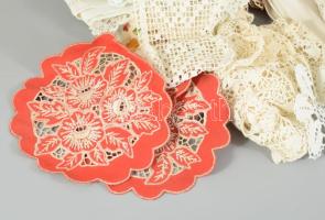 Doboznyi vegyes hímzett textil és csipke