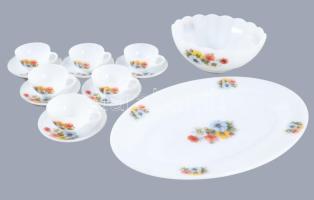 Francia tejüveg pecsenyés tál, kínáló és 6 darab csésze alátéttel.