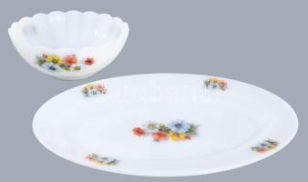 Francia tejüveg pecsenyés tál, kínáló és 6 darab csésze alátéttel