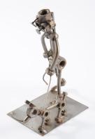 Vadász - fém szobor, jelzett, m: 16 cm