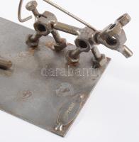 Vadász - fém szobor, jelzett, m: 16 cm