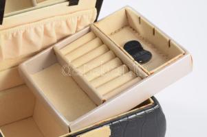 Ékszertartó táska, jó állapotban, 17x13 cm