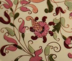 Zsolnay aranykontúrozott virágmintás falitál, jelzett, hibátlan, d: 30 cm