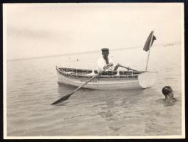 cca 1930 Mentőcsónak Balatonfüreden, hátoldalon feliratozott, jó állapotban, 9×11,5 cm