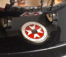 Mizzi Jewellers Ltd. sterling ezüst (Ag) hajó makett, talapzatban a Malta Football Association címer...