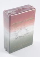 Pilismaróti Bozóky Gyula: A Felvidék hazatért / Kárpátalja hazatért. Bp., 2008, Magánkiadás. Irredenta kiadvány, az eredeti 1938-1939-es kiadás reprintje. Kiadói kartonált papírkötésben, kiadói védőtokban, új állapotban. Fóliázva.